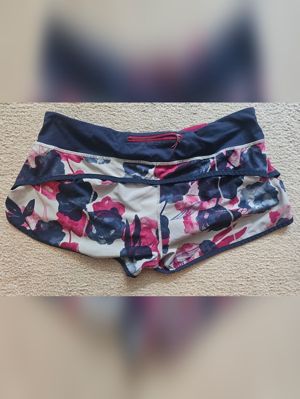 Lululemon Run: Speed Shorts feature a distinct "Inky Floral Ghost Inkwell Bumble - Picture 4 of 8